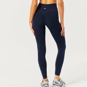 NWT CSB CROP SHOP BOUTIQUE SEAMLESS SKIN INVISIBLE SCRUNCH LEGGING Navy